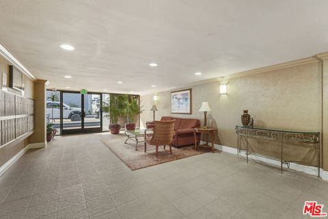 Tiny photo for 4600 Via Dolce #304, Marina Del Rey, CA 90292 (MLS # 26660113)