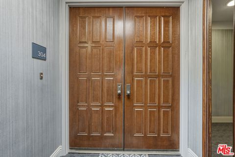 Tiny photo for 4600 Via Dolce #304, Marina Del Rey, CA 90292 (MLS # 26660113)