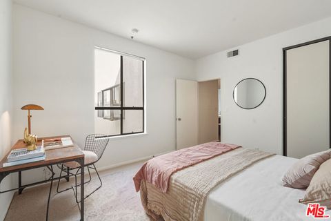 Tiny photo for 4600 Via Dolce #304, Marina Del Rey, CA 90292 (MLS # 26660113)