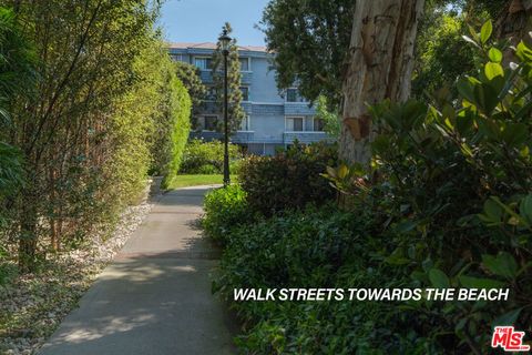 Tiny photo for 4600 Via Dolce #304, Marina Del Rey, CA 90292 (MLS # 26660113)