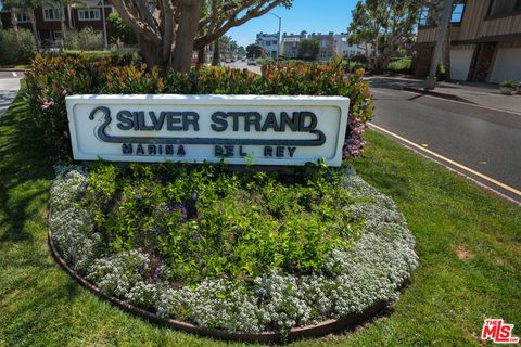 Tiny photo for 4600 Via Dolce #304, Marina Del Rey, CA 90292 (MLS # 26660113)