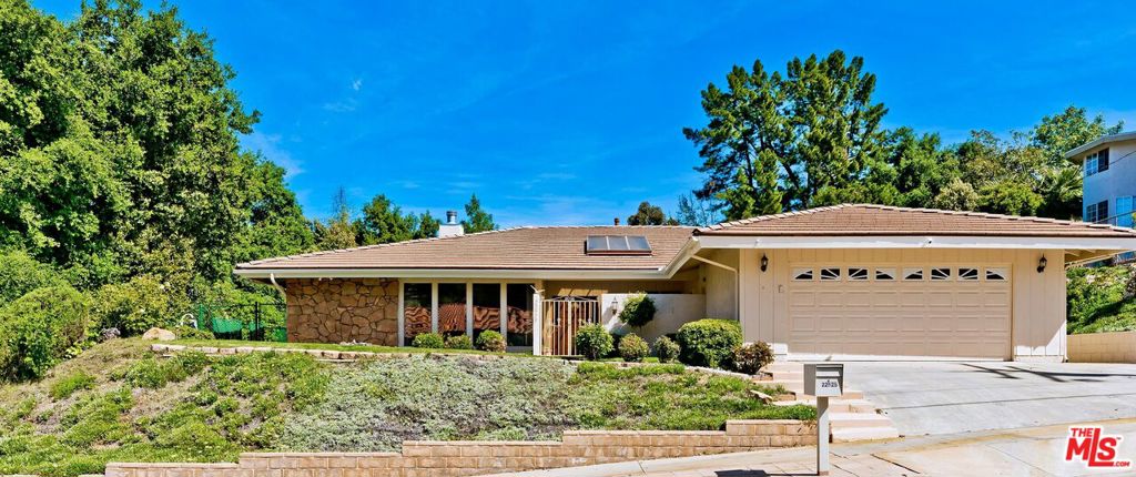 22525 Dardenne Street, Calabasas CA 91302