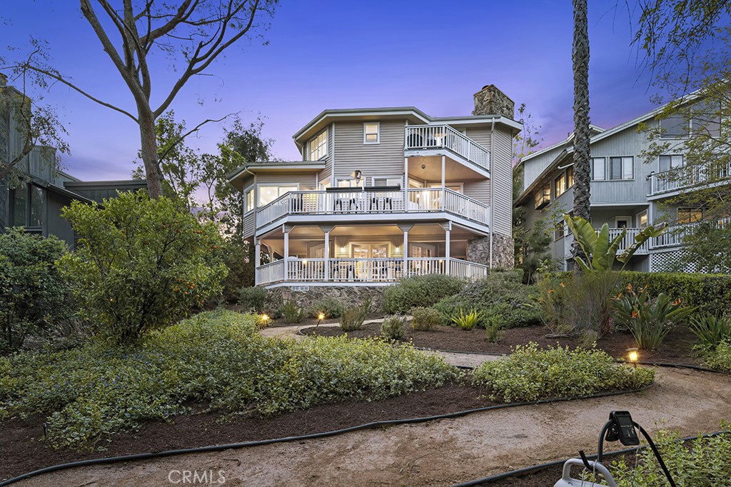 Village (TV) - Residential