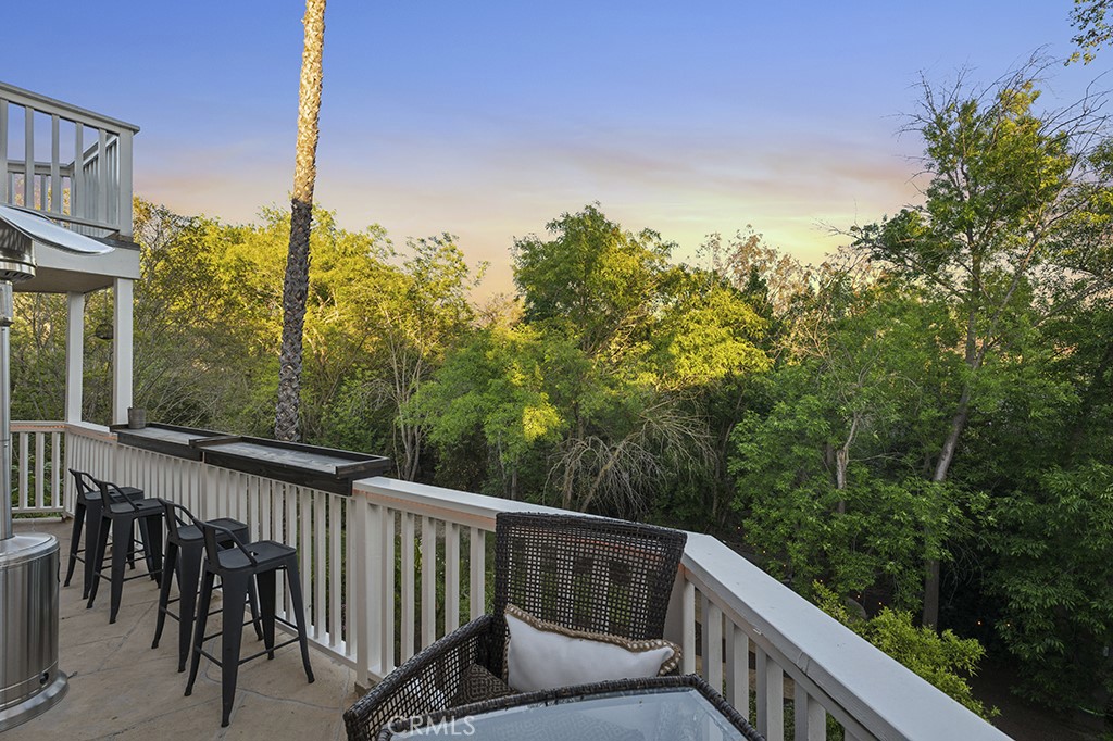 Village (TV) - Residential