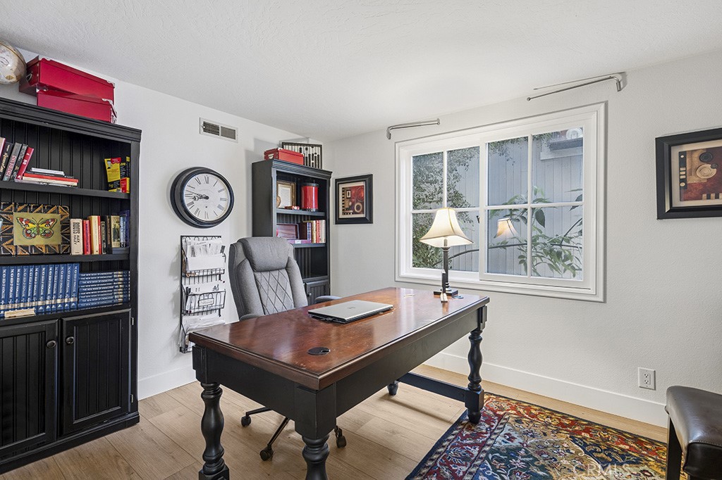 Village (TV) - Residential