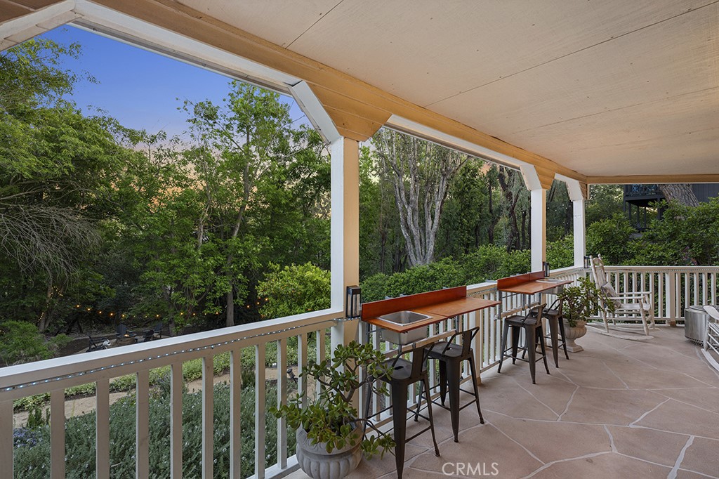 Village (TV) - Residential