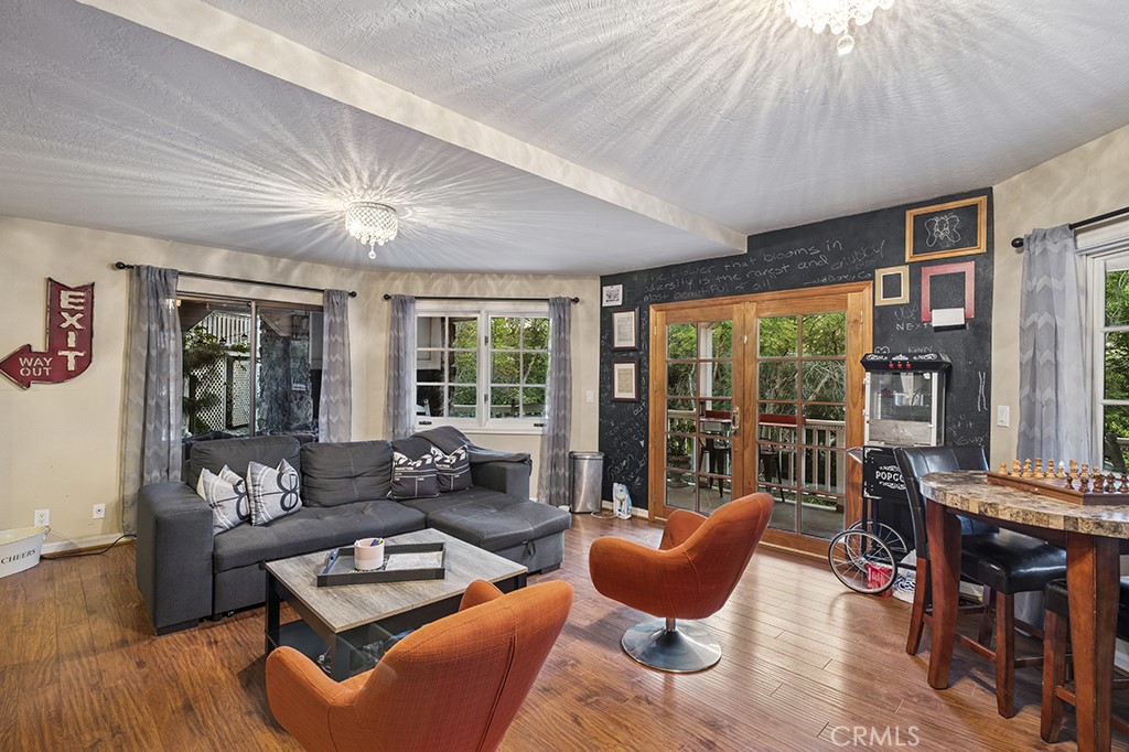 Village (TV) - Residential