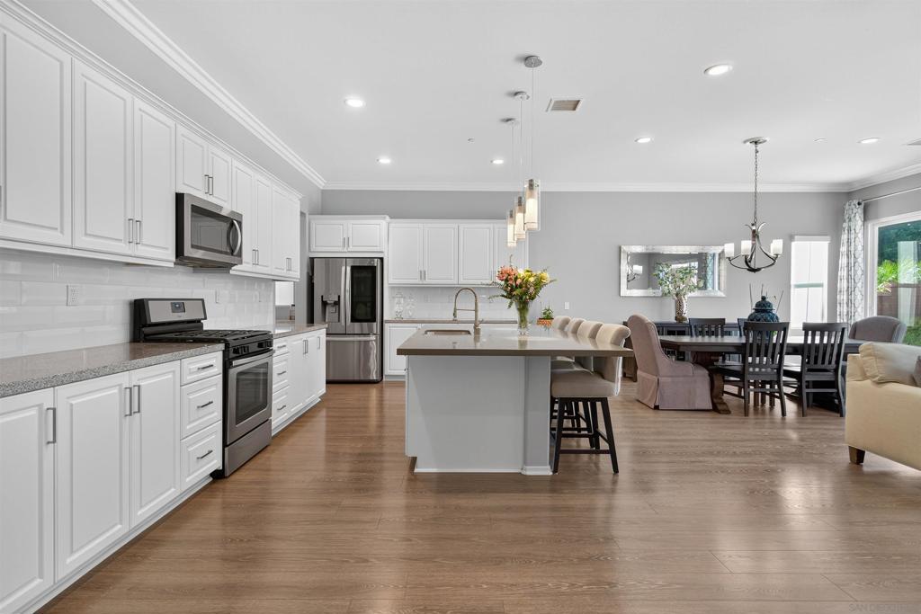 4077 E Groveland Dr