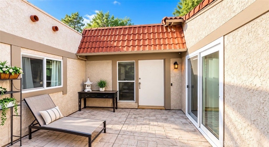 5670 Falling Leaf Lane