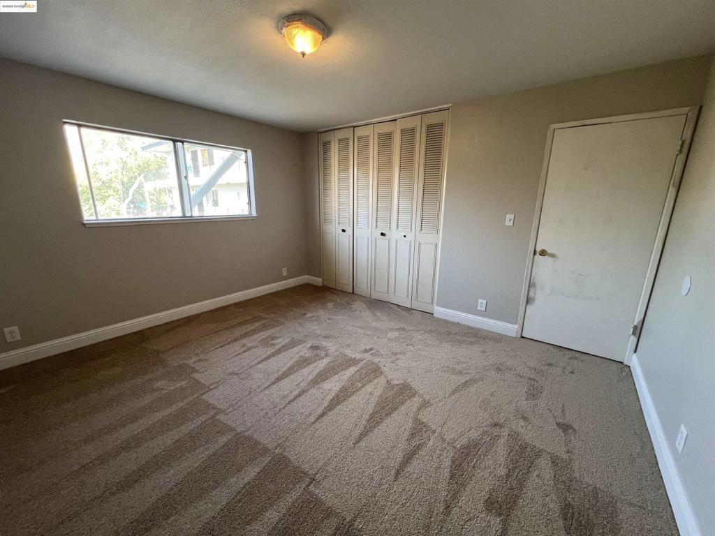 E OAKLAND - Residential Income