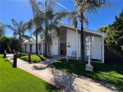 Photo of 13747 Polk Street, Sylmar, CA 91342 (MLS # SR26215610)