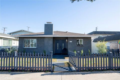 Photo of 522 17th Street #A, Huntington Beach, CA 92648 (MLS # OC26005166)