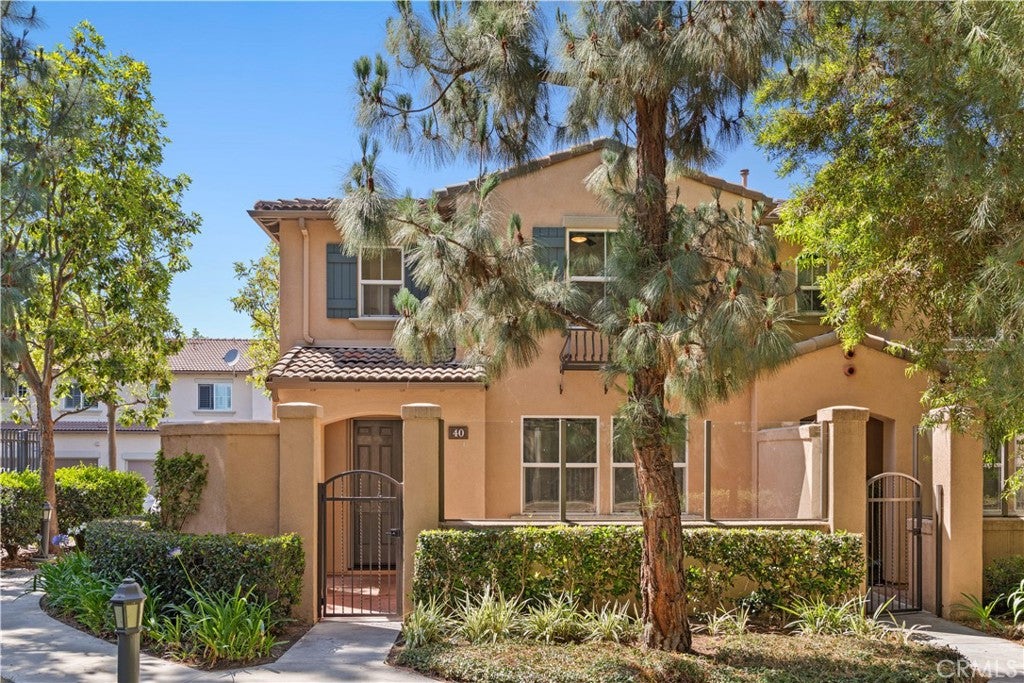 40 Trailing Vine, Irvine CA 92602