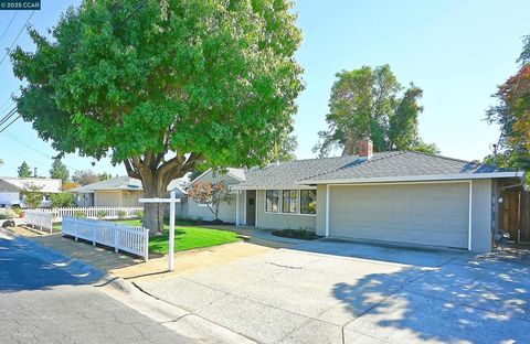 Photo of 107 Doris Dr Dr, Pleasant Hill, CA 94523 (MLS # 41115712) Photo of 107 Doris Dr Dr, Pleasant Hill, CA 94523 (MLS # 41115712)