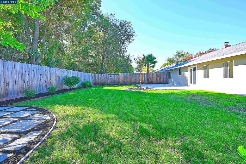 GREGORY GARDENS - Residential