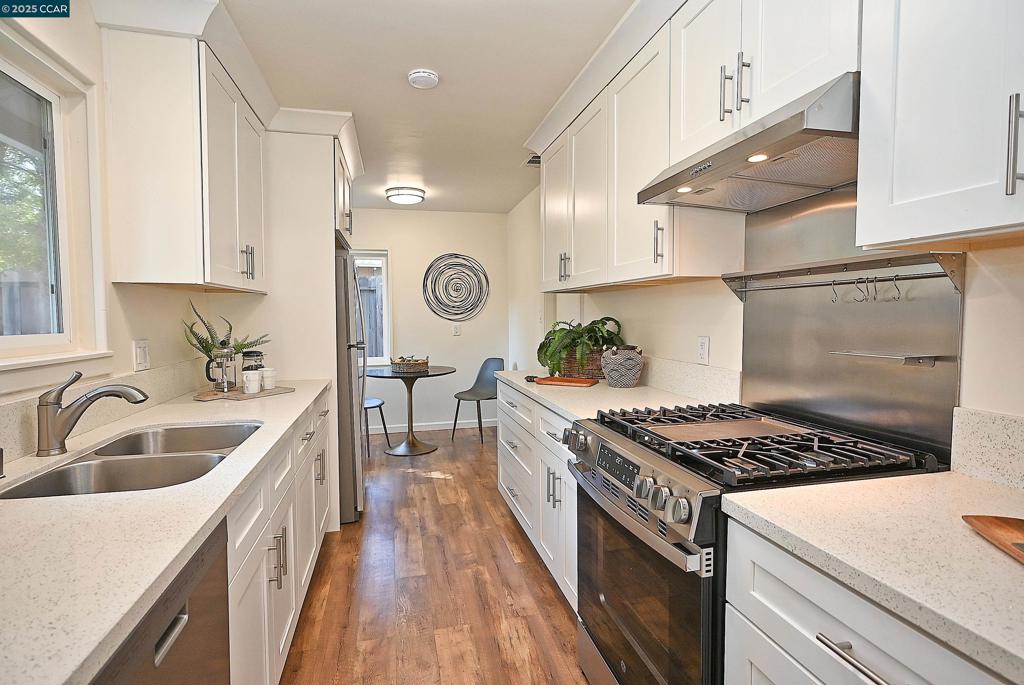 GREGORY GARDENS - Residential