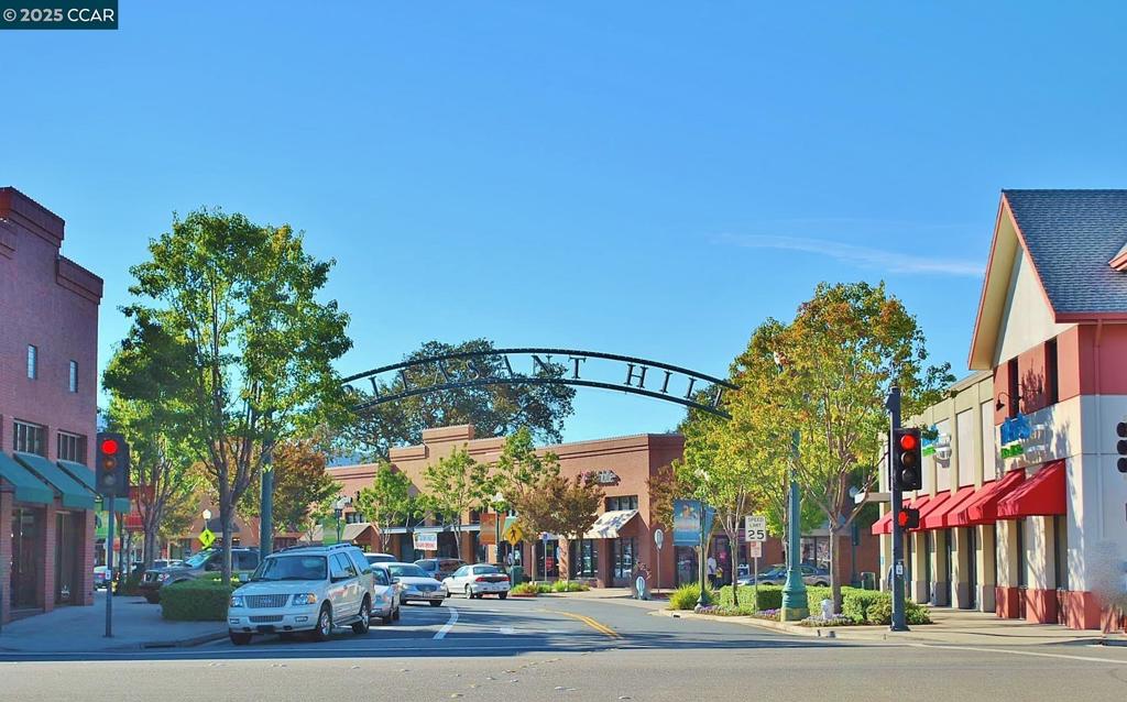 GREGORY GARDENS - Residential