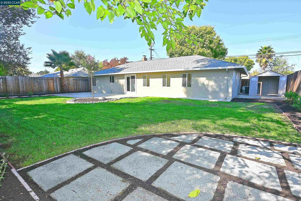 GREGORY GARDENS - Residential