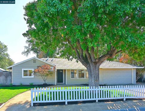 Photo of 107 Doris Dr Dr, Pleasant Hill, CA 94523 (MLS # 41115712) Photo of 107 Doris Dr Dr, Pleasant Hill, CA 94523 (MLS # 41115712)