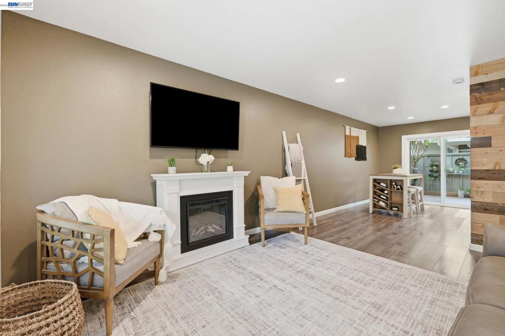 2561 Fountainhead Dr