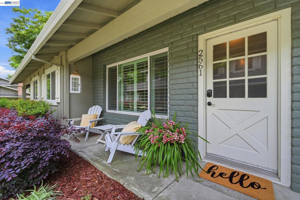2561 Fountainhead Dr