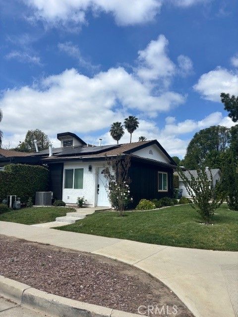 Photo of 7247 Capistrano Ave, West Hills, CA 91307 (MLS # SR26053538)