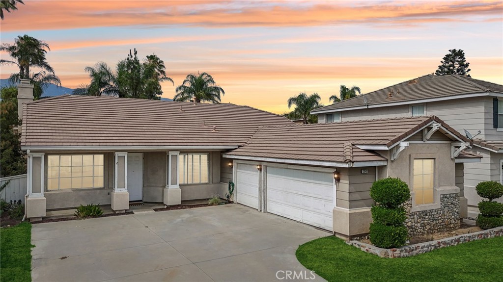 Priced to Sell – A Hidden Gem in Rancho Cucamonga!
This is the opportunity you’ve been waiting for! Priced below market value, this spacious single-story home in the heart of Rancho Cucamonga is a must-see and won’t last long. With excellent schools, convenient shopping nearby, and a huge backyard ready for your personal touch, this property is brimming with potential.
Step inside and be welcomed by a wide-open floorplan featuring a formal living and dining room that seamlessly flows into a cozy family room complete with a fireplace — perfect for relaxing evenings at home. The large island kitchen offers generous counter space and opens to the backyard through sliding glass doors, creating an ideal setup for indoor-outdoor living.
Enjoy your morning coffee or unwind in the serene backyard — a blank canvas for the garden, patio, or outdoor space of your dreams. While the home does need a little tender love and care, it offers a solid foundation and endless possibilities for customization.
Retreat to the expansive master suite featuring a spacious walk-in shower, soaking tub, and dual sinks — a true sanctuary after a long day.
Don’t miss your chance to own one of Rancho Cucamonga’s hidden gems at a great cost! Whether you’re a first-time buyer, investor, or DIY enthusiast, this is your chance to build equity and create your dream home.
Hurry — this opportunity will be gone before you know it!