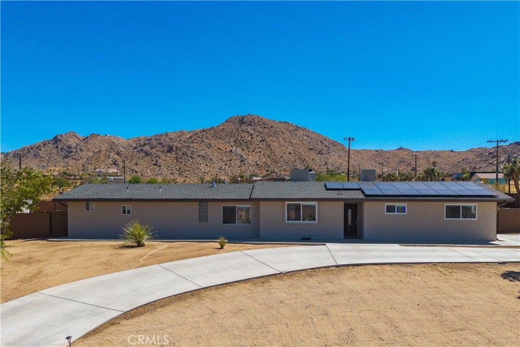 60171 Pueblo Trail