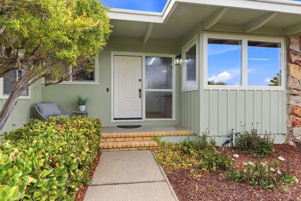 1230 Ridgewood Drive
