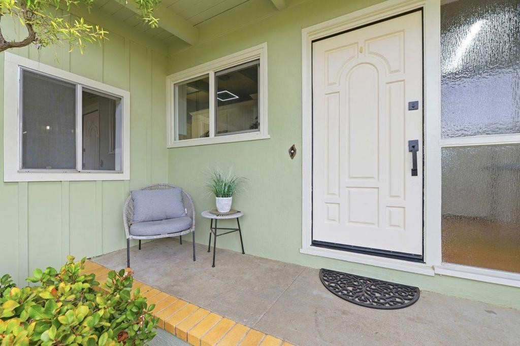 1230 Ridgewood Drive