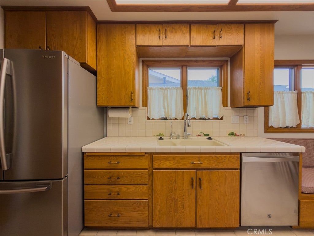 2045 W 230th