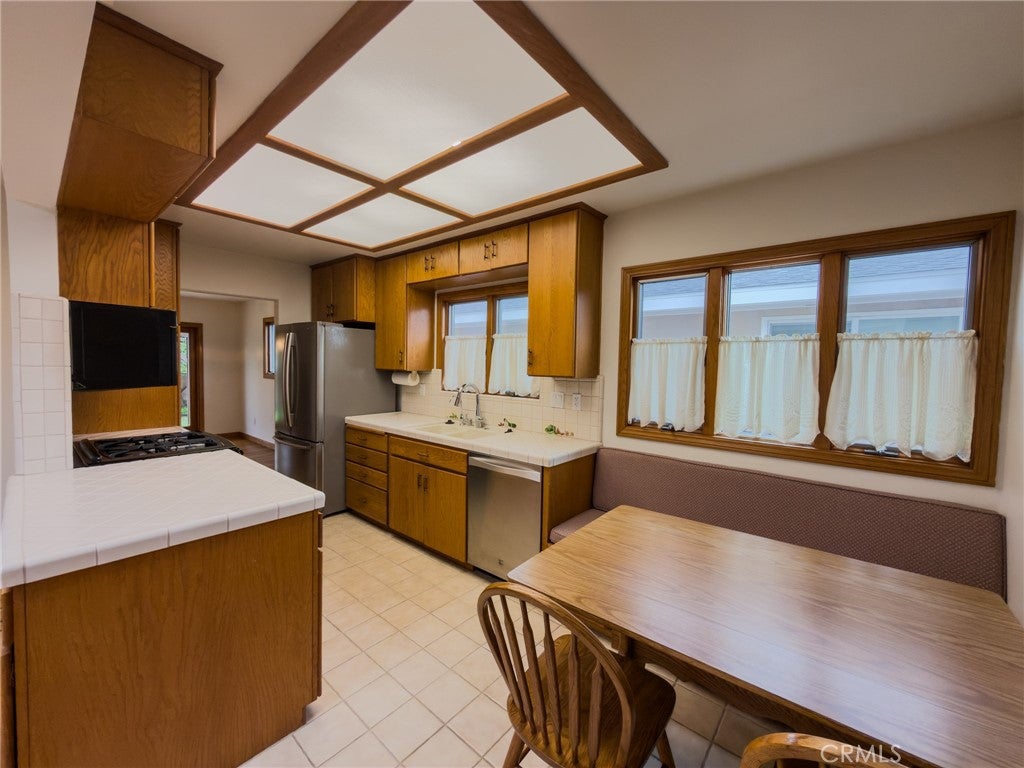 2045 W 230th