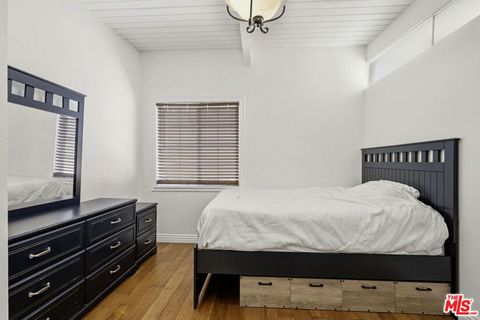 Tiny photo for 18342 Blackhawk Street, Porter Ranch, CA 91326 (MLS # 26661143)