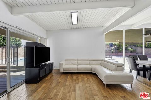 Tiny photo for 18342 Blackhawk Street, Porter Ranch, CA 91326 (MLS # 26661143)