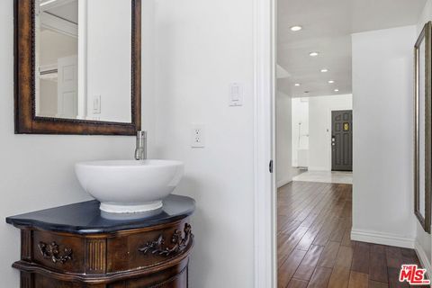 Tiny photo for 18342 Blackhawk Street, Porter Ranch, CA 91326 (MLS # 26661143)