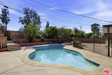 Tiny photo for 18342 Blackhawk Street, Porter Ranch, CA 91326 (MLS # 26661143)