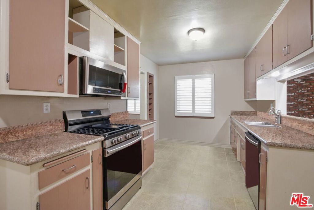 4702 Adenmoor Avenue