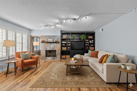 42805 15th W Lancaster CA 93534