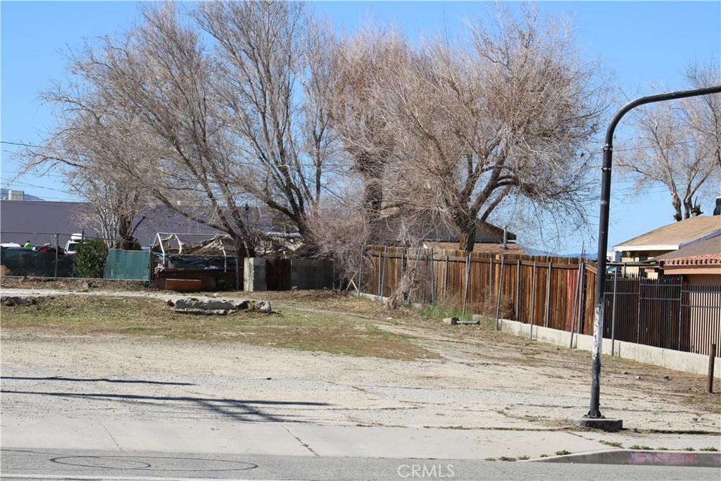 0 82nd St EAst & Pearblossom