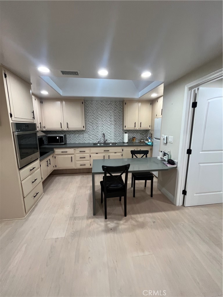 1221 KNOLLWOOD Road 47J