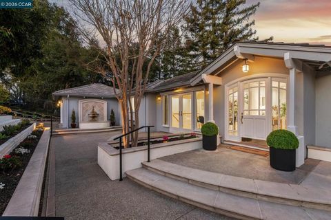 Photo of 15 15 Los Dedos Rd, Orinda, CA 94563 (MLS # 41124895)