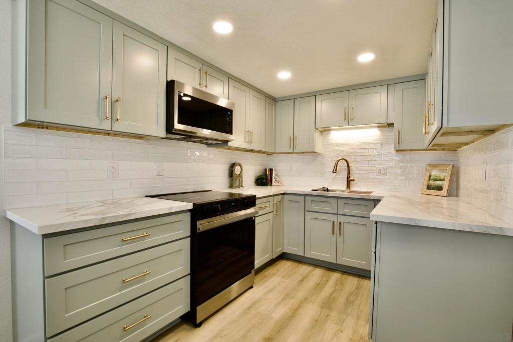 Lakeside - Residential