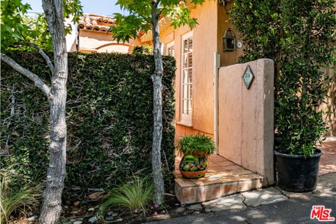 Photo of 216 S Carmelina Avenue #Guesthouse, Los Angeles, CA 90049 (MLS # 26832239)