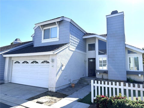 Photo of 29 Wintermist, Irvine, CA 92614 (MLS # AR26189003)
