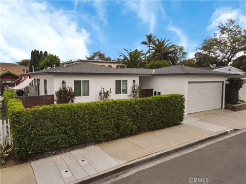 Photo of 4409 E 10th Street, Long Beach, CA 90804 (MLS # SB26205032)
