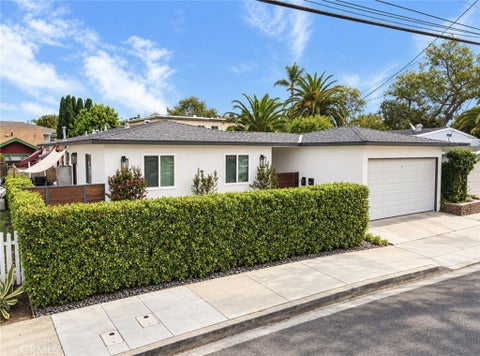 Photo of 4409 E 10th Street, Long Beach, CA 90804 (MLS # SB26205032)