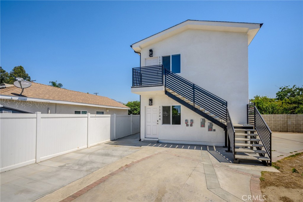 Brand New ADU * Gated * Top Floor * 1 Bedroom / 1 Bathroom * 600sqft * Open Floor Plan * Laminate Floors * Recessed Lighting * A/C & Heat * Bright * All Appliances Included * Washer/Dryer Inside * Shared Outside Common Area * Street Parking * Water Included * Tenant Pays For Power Which The Unit Is Equipped With Solar * Cats Ok