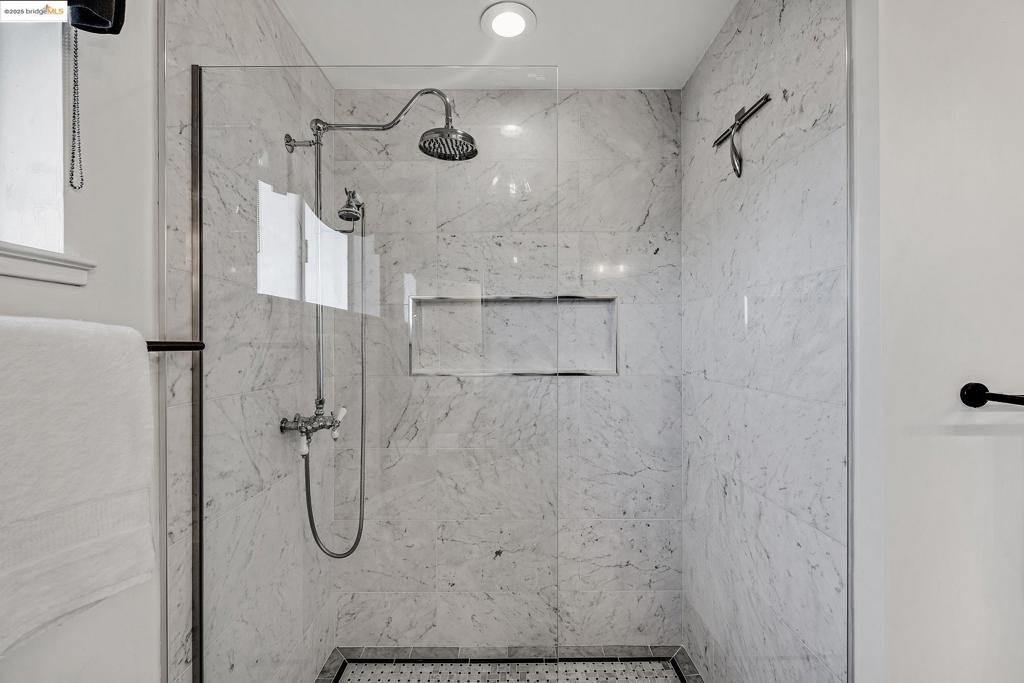 KING ESTATES - Residential