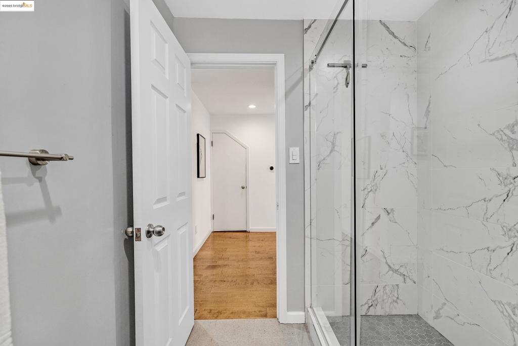 KING ESTATES - Residential