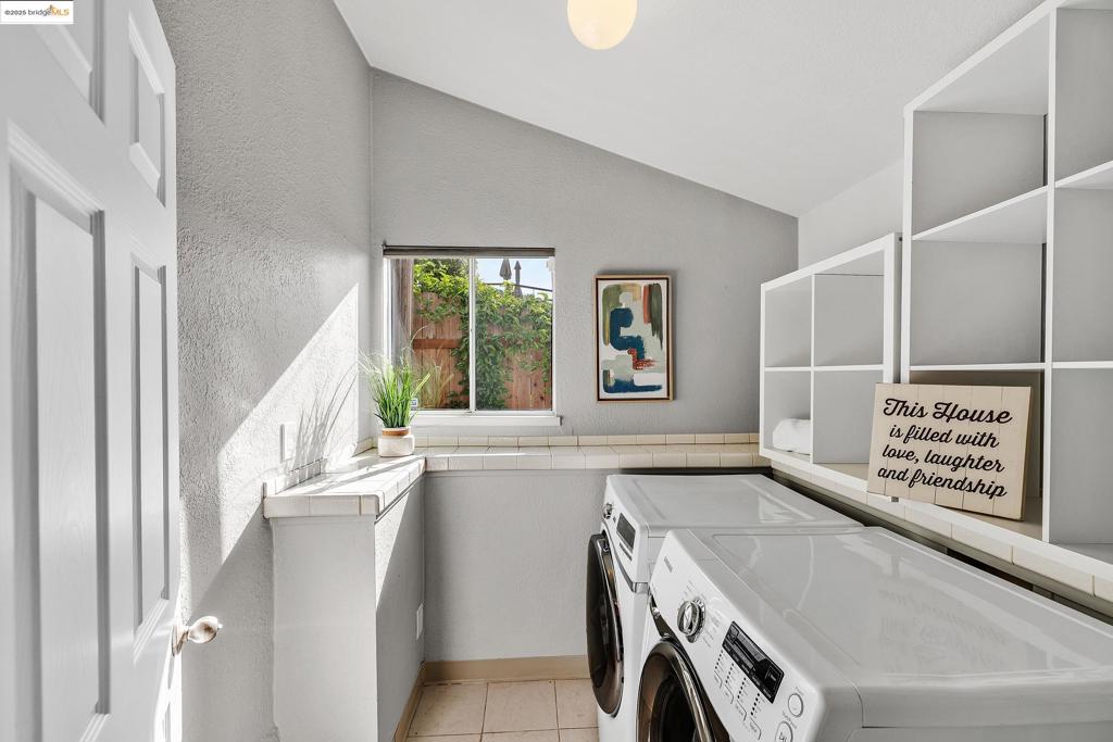 KING ESTATES - Residential